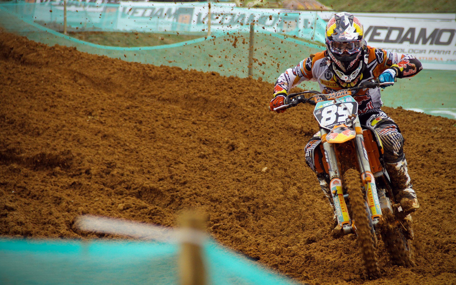 开云官方-“天才”车手：分析比赛中获胜的关键技巧，赛车手的车技